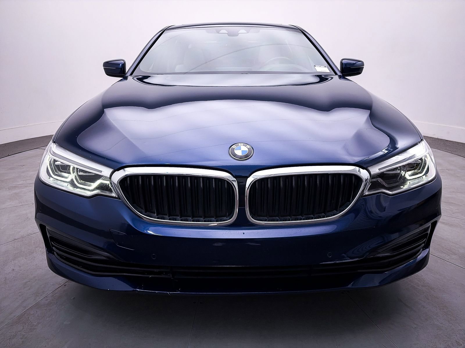 Used 2019 BMW 540i w/ Executive Package image 8