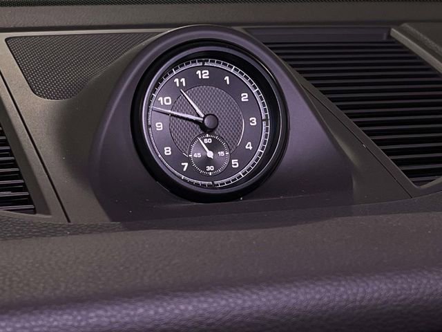 Certified 2025 Porsche Macan image 33