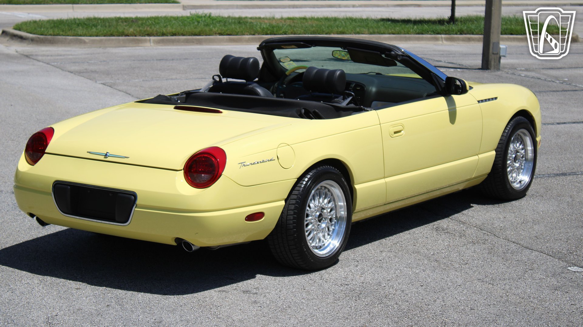Used 2002 Ford Thunderbird RWD image 19
