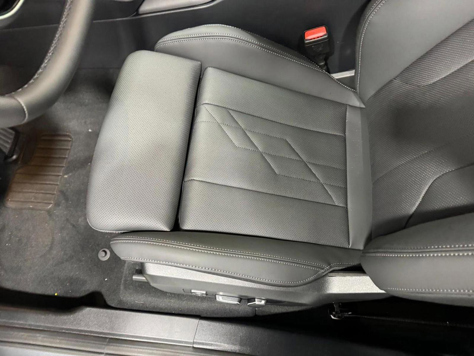 Used 2026 BMW X3 xDrive30 w/ Convenience Package image 26