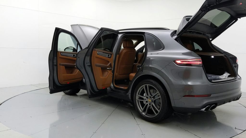 Certified 2023 Porsche Cayenne Turbo AWD/4WD image 14