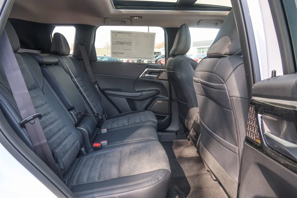 New 2026 Mitsubishi Outlander SE AWD/4WD image 15