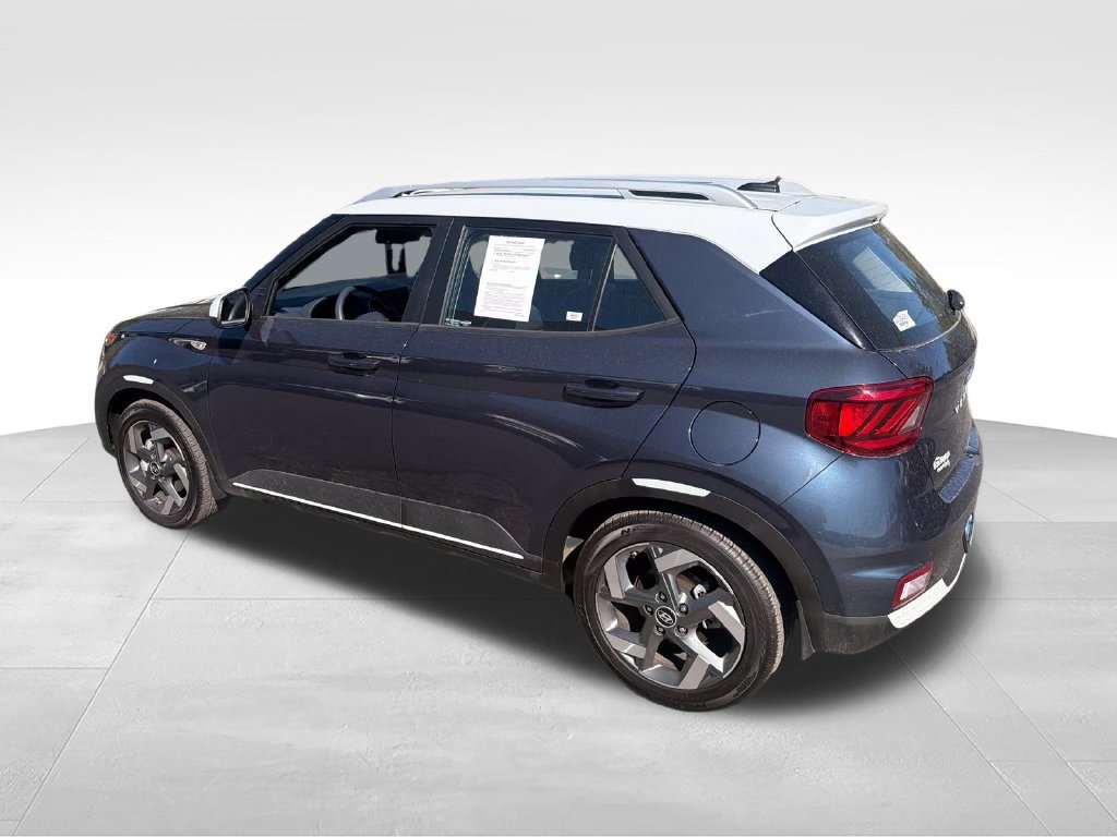 Used 2025 Hyundai Venue Limited FWD image 3