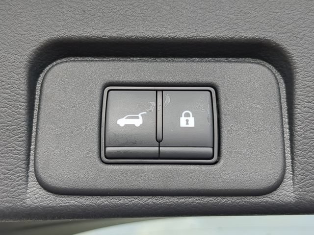 Used 2023 Nissan Rogue SV w/ SV Premium B Package FWD image 13