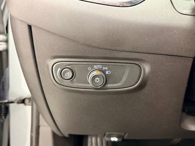 Used 2024 Chevrolet Equinox LT FWD image 16