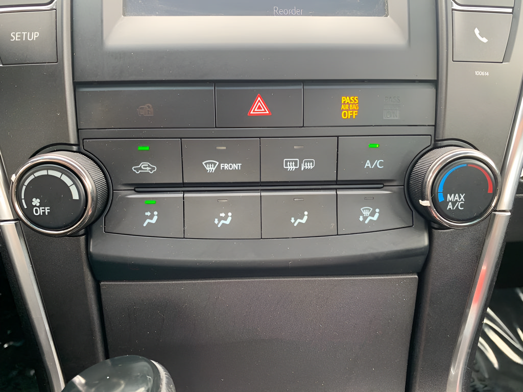 Used 2017 Toyota Camry SE FWD image 26