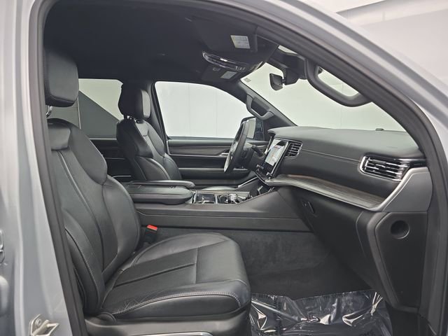 Used 2024 Jeep Wagoneer Series II w/ Flexible Seating Group image 38