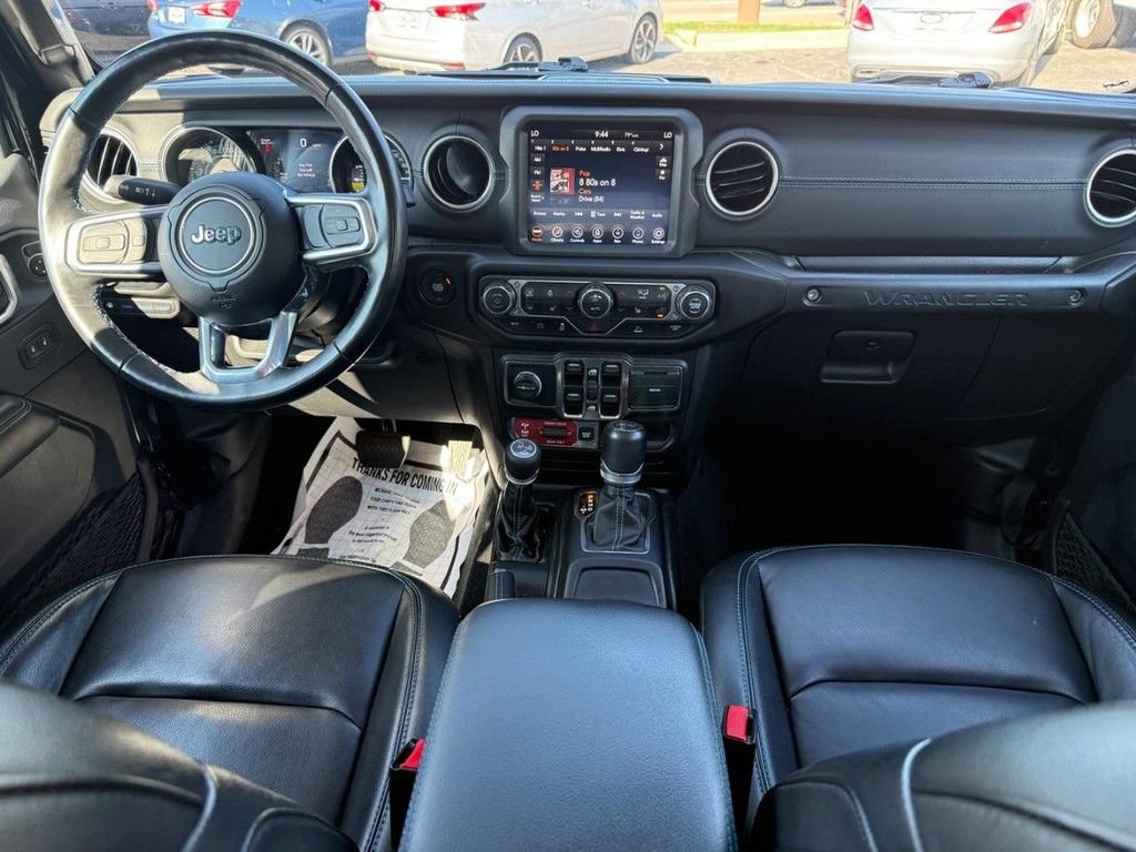 Used 2022 Jeep Wrangler Unlimited Rubicon 4xe w/ Cold Weather Group AWD/4WD image 8