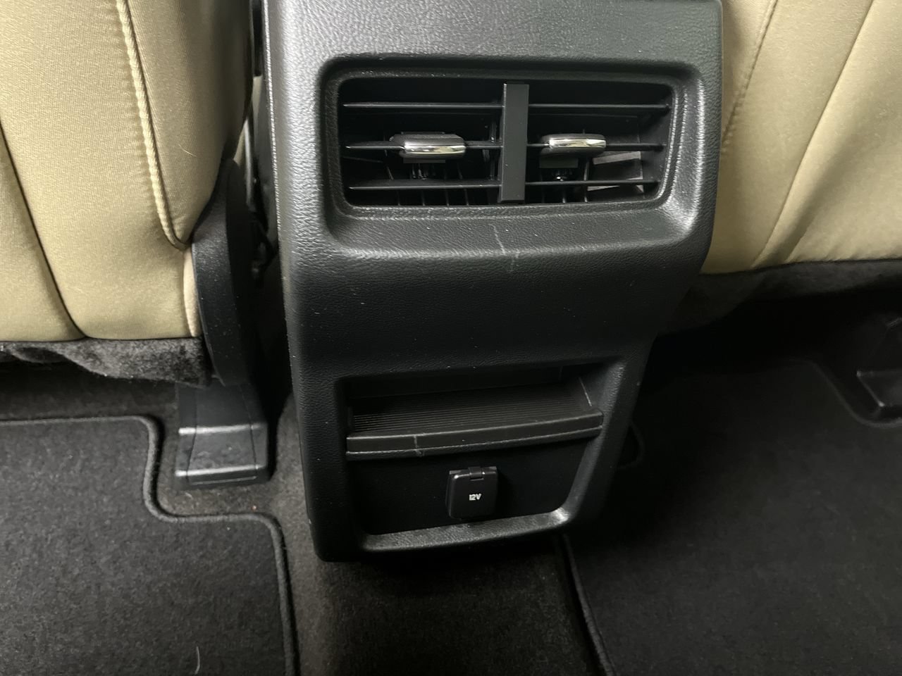 Certified 2019 Ford Edge SE w/ Cargo Accessory Package AWD/4WD image 11