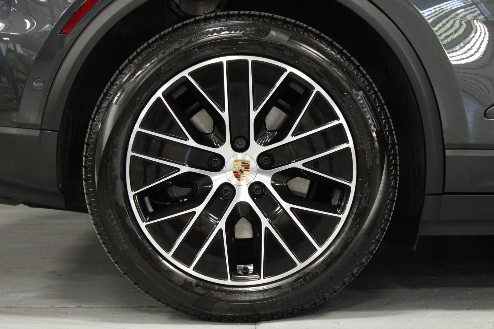 Certified 2025 Porsche Macan 4 Electric AWD/4WD image 11