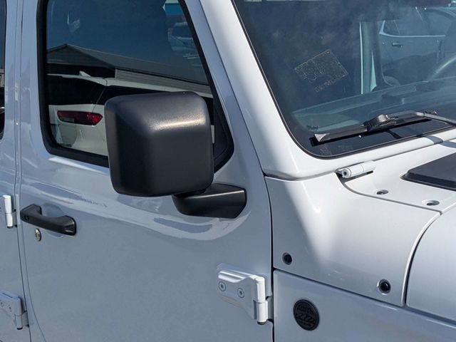 Used 2025 Jeep Wrangler Unlimited Sahara AWD/4WD image 10