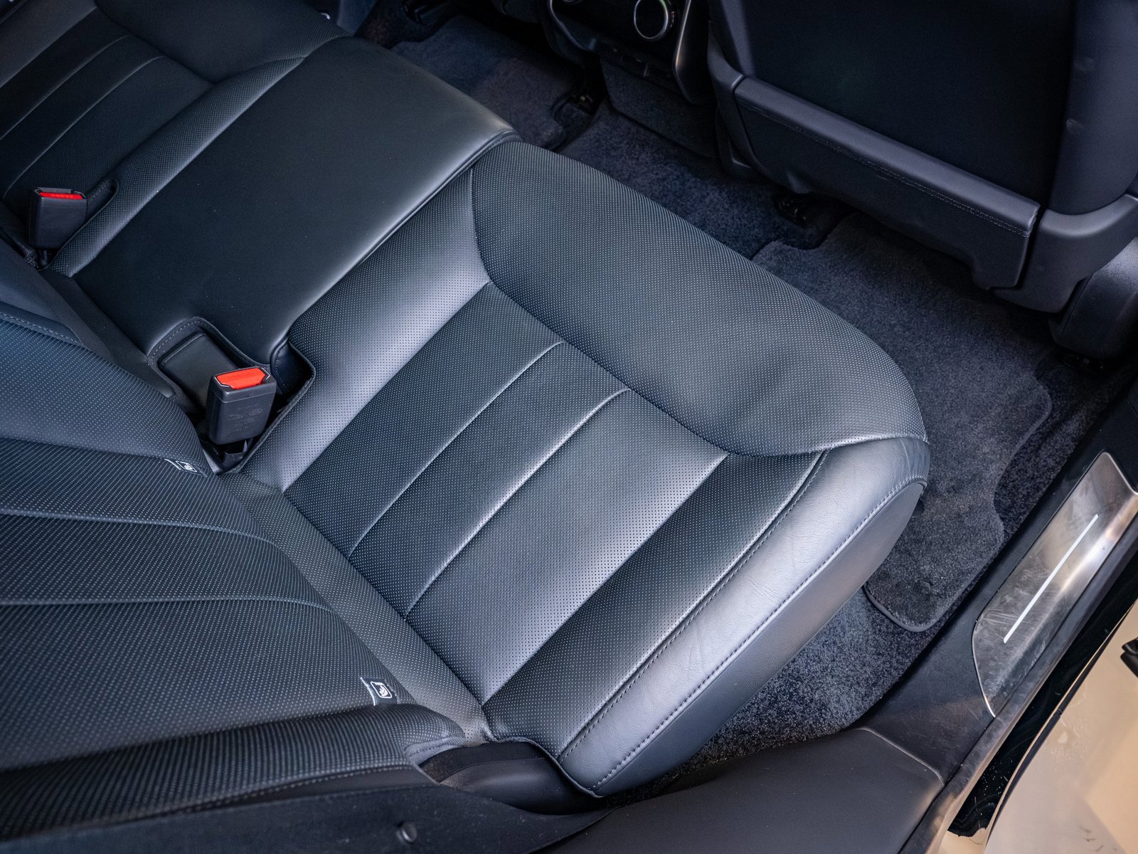 Used 2023 Land Rover Range Rover SE image 28