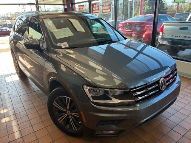 Used 2019 Volkswagen Tiguan SEL image 1