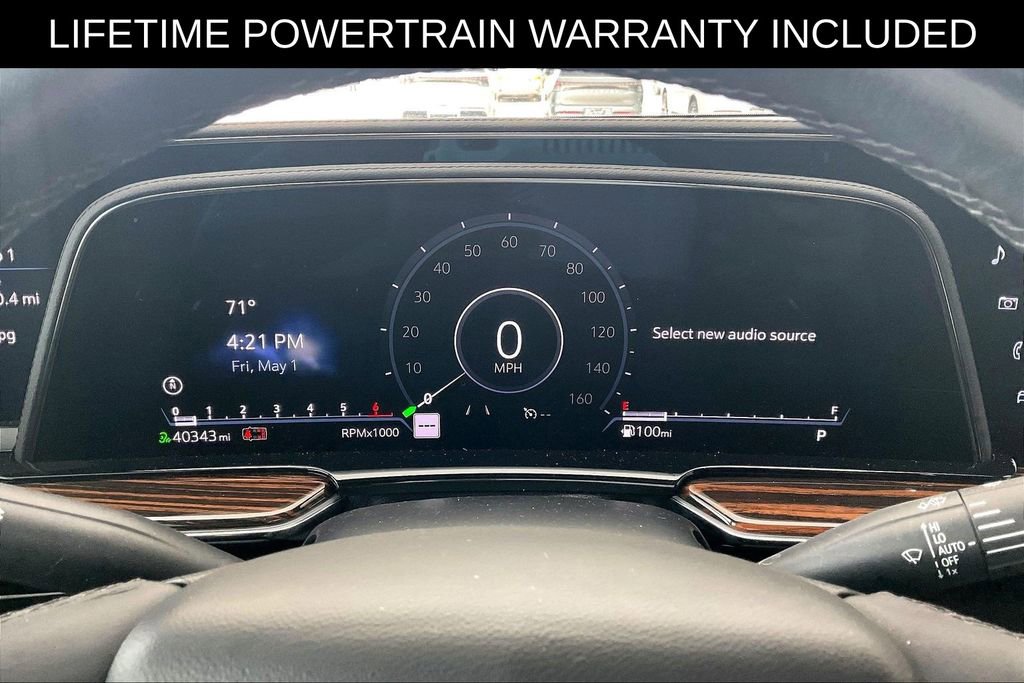 Used 2024 Cadillac Escalade Luxury RWD image 21