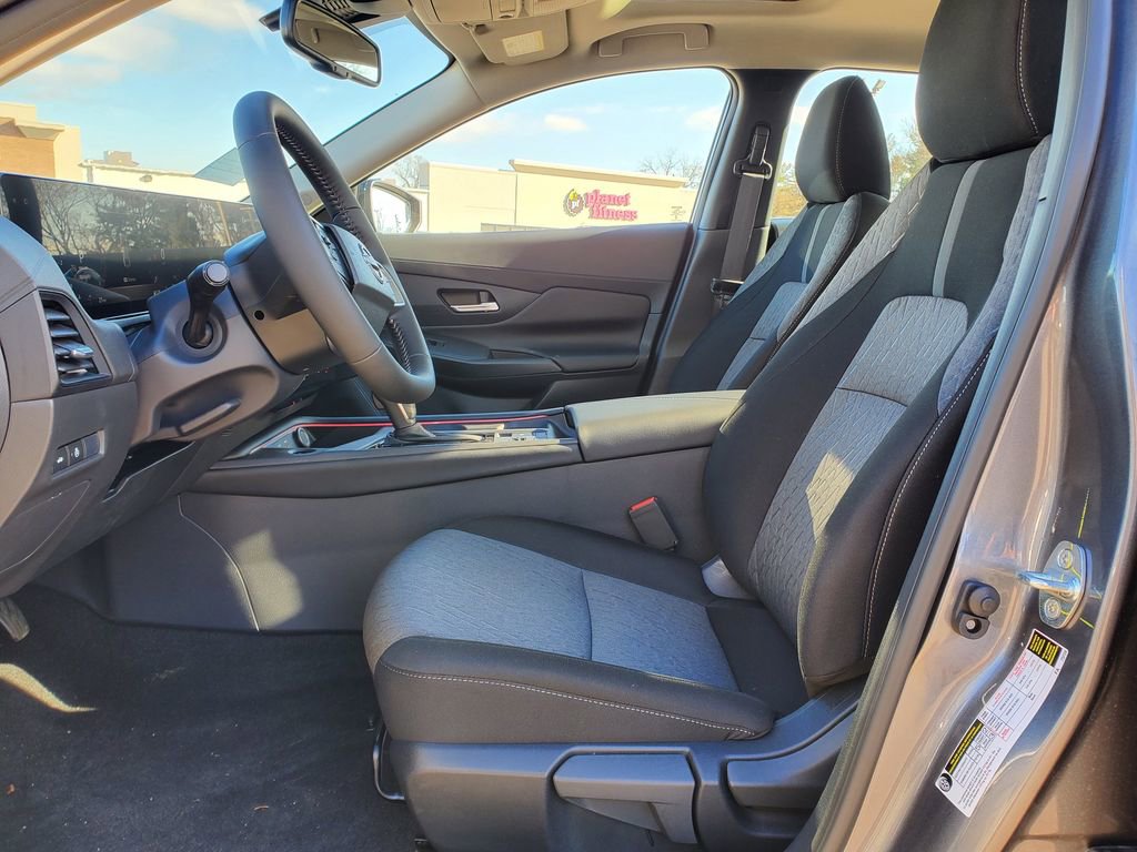 New 2026 Nissan Sentra SV w/ SV Convenience Package FWD image 16