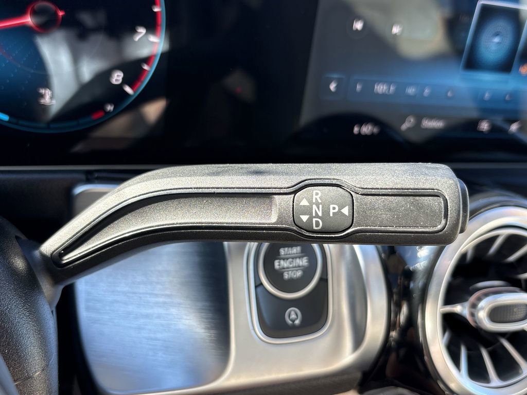 Used 2021 Mercedes-Benz GLB 250 w/ Premium Package image 16