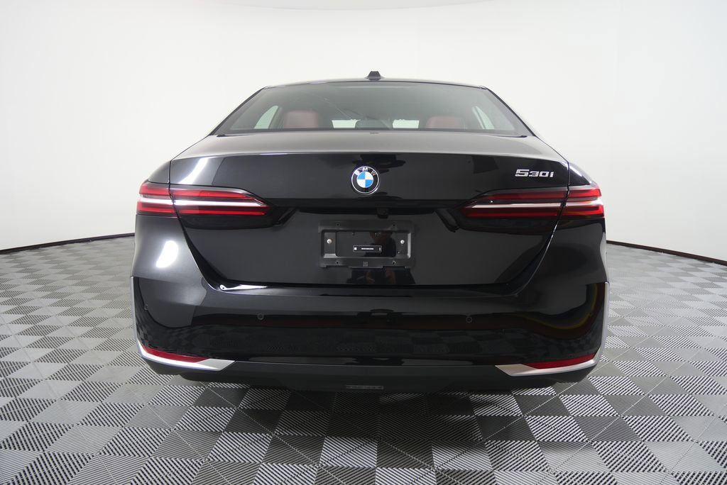 Certified 2025 BMW 530i image 4