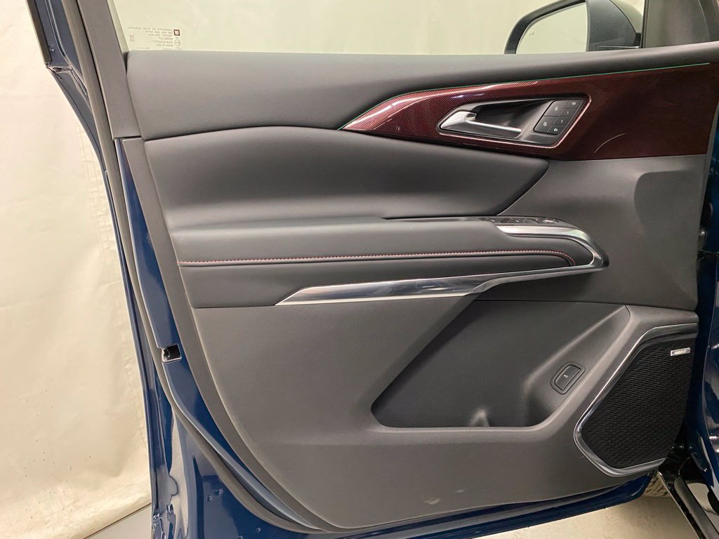 New 2027 Chevrolet Traverse RS w/ LPO, Floor Liner Package AWD/4WD image 10