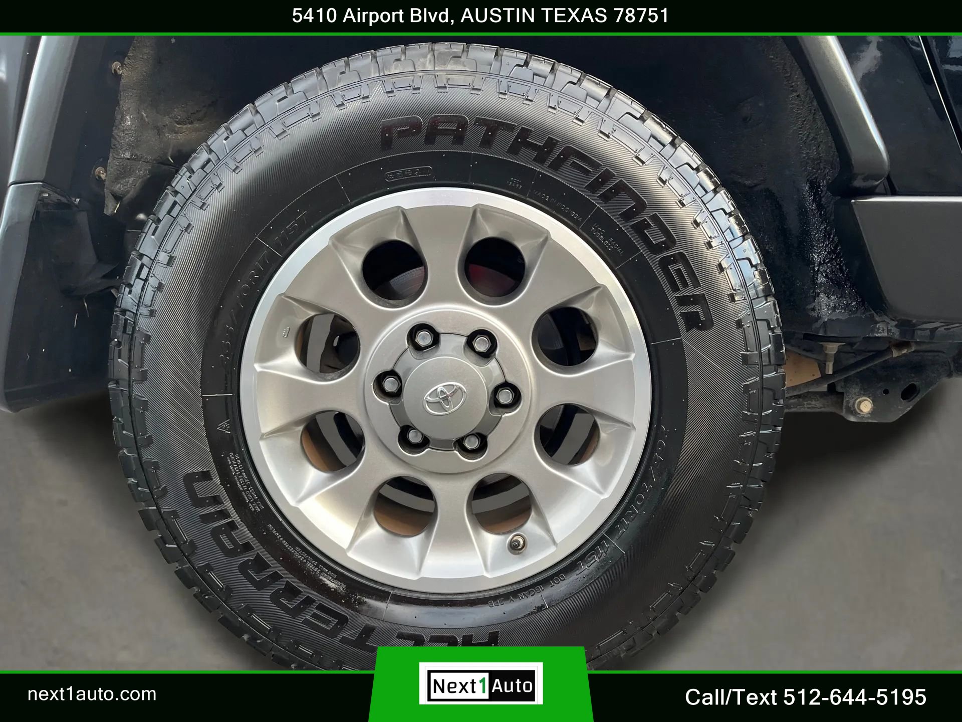 Used 2012 Toyota FJ Cruiser 2WD w/ Upgrade Pkg image 37