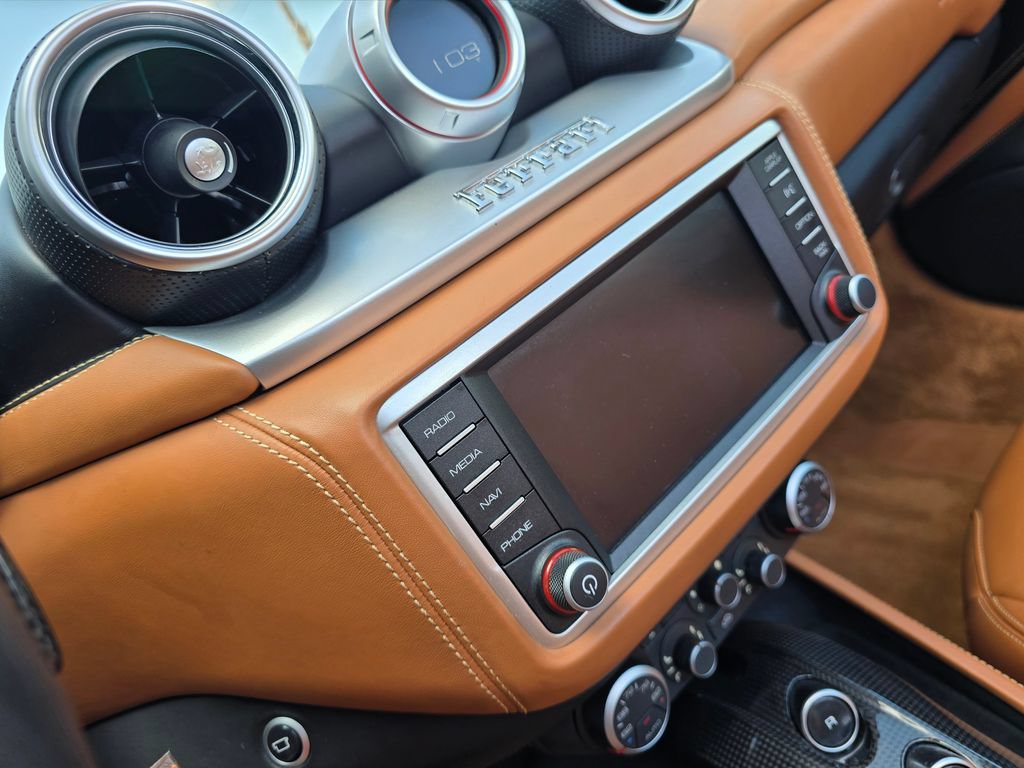 Used 2015 Ferrari California T RWD image 36