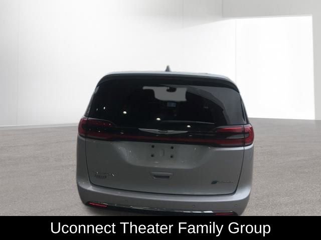 Used 2022 Chrysler Pacifica Limited w/ Uconnect Theater Family Group FWD image 8