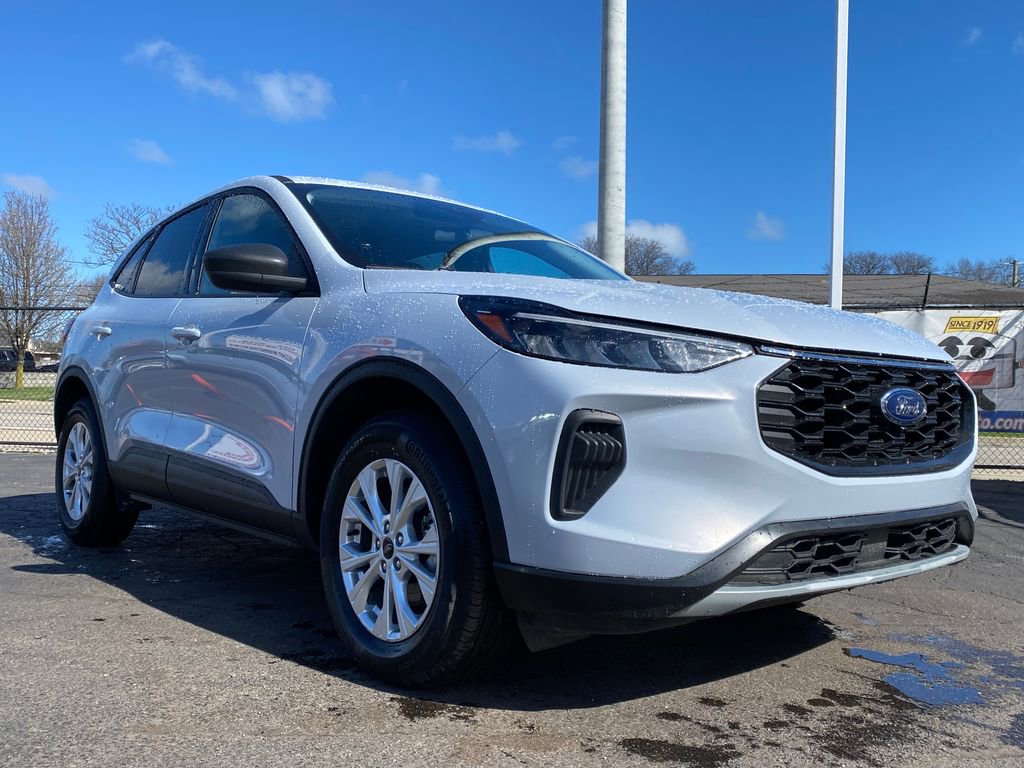 Used 2025 Ford Escape Active AWD/4WD image 30