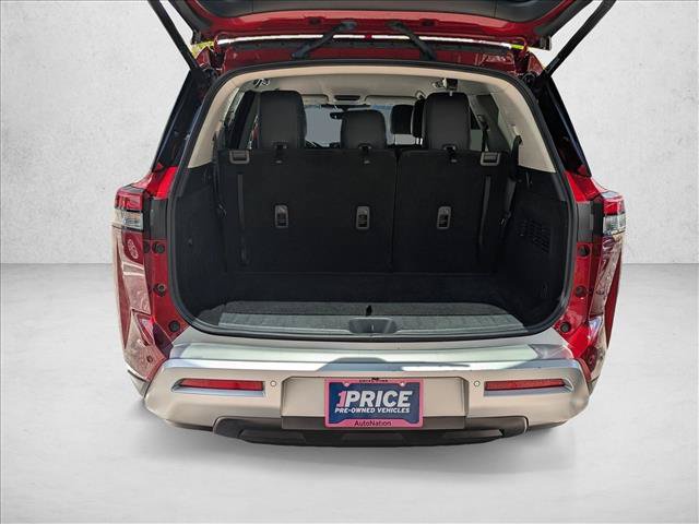 Used 2024 Nissan Pathfinder SL FWD image 6