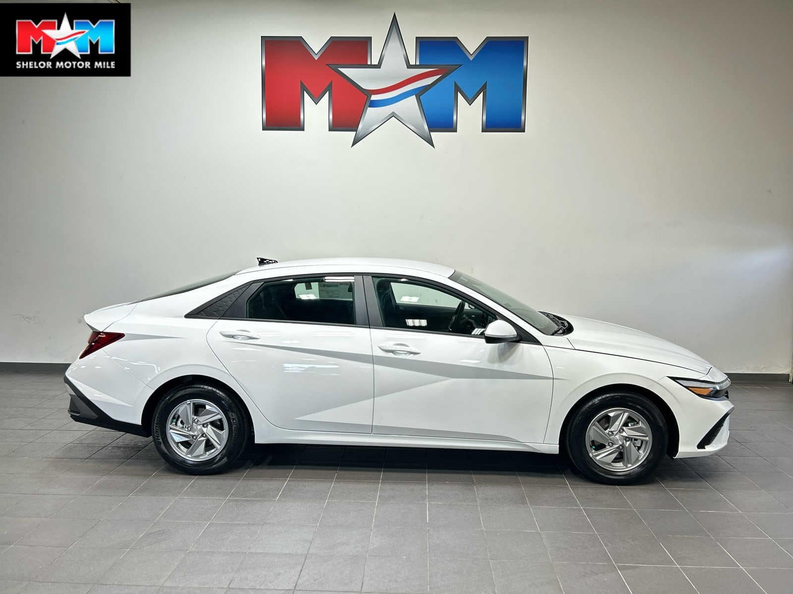 New 2026 Hyundai Elantra SE