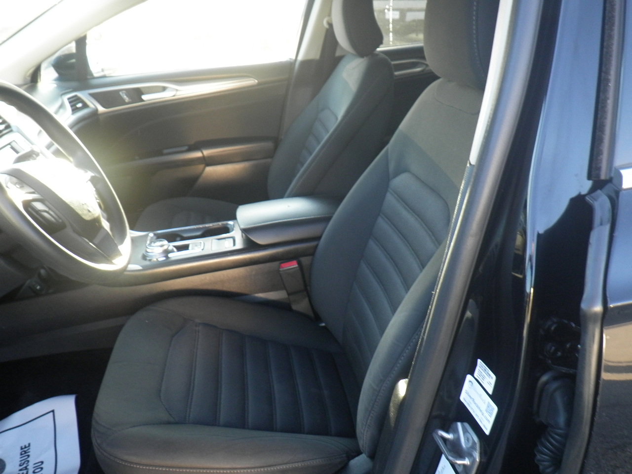 Used 2017 Ford Fusion SE image 14