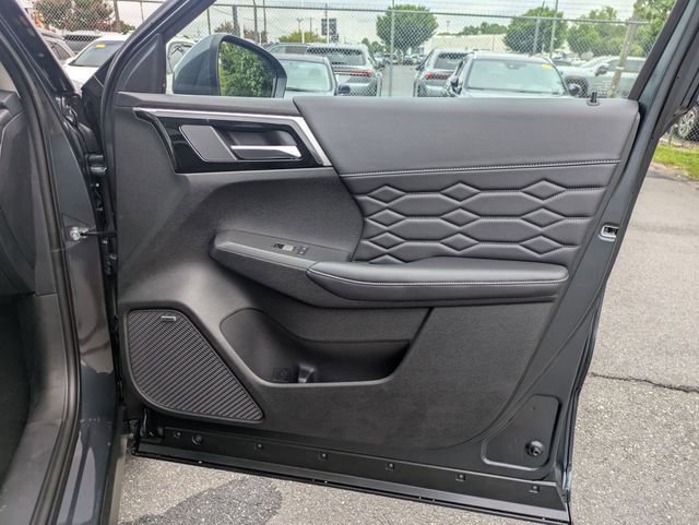 New 2025 Mitsubishi Outlander SEL FWD image 31