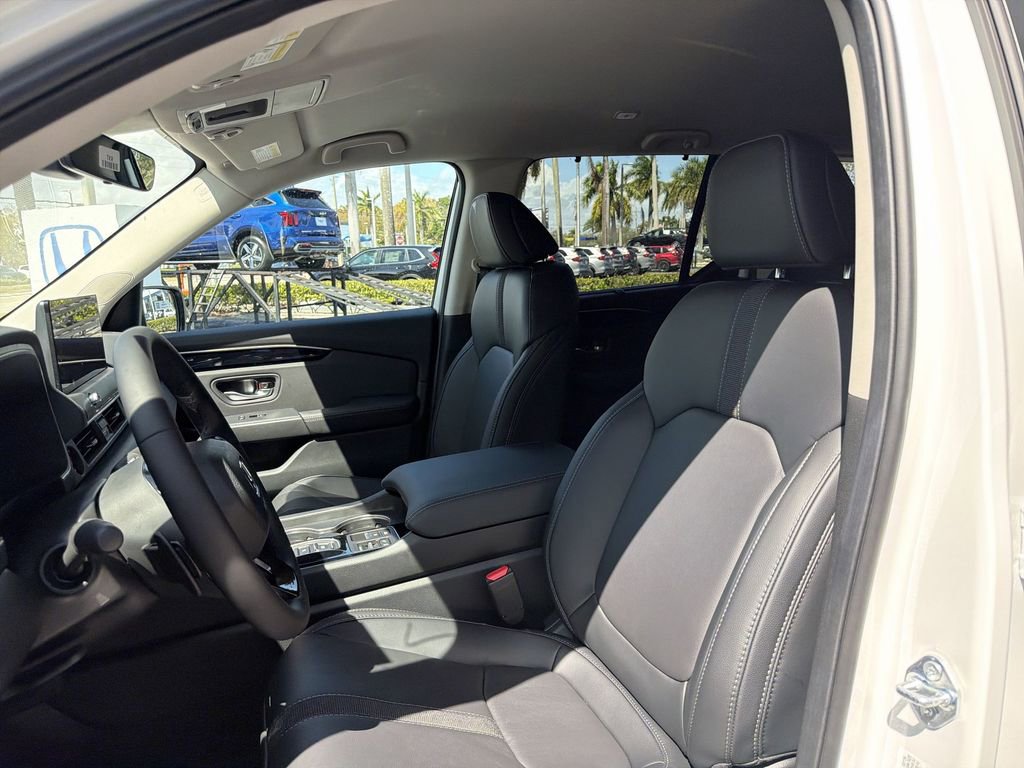 New 2026 Honda Pilot Black Edition image 24