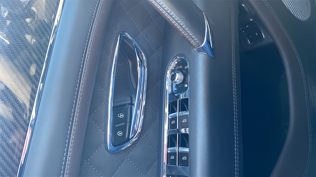 Used 2020 Bentley Bentayga Speed AWD/4WD image 16