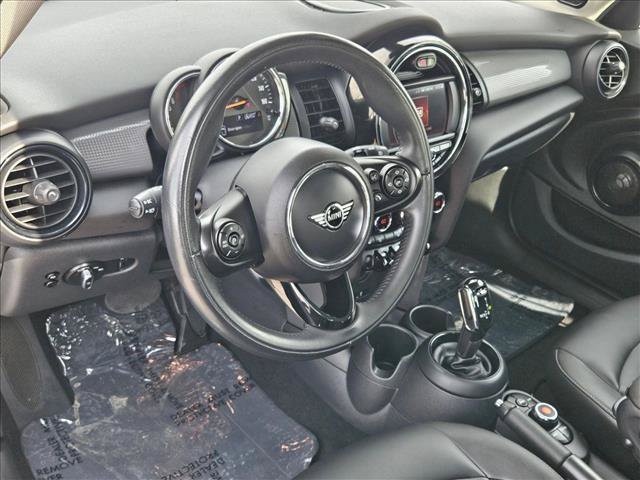 Used 2020 MINI Cooper 4-Door Hardtop w/ Storage Package FWD image 10