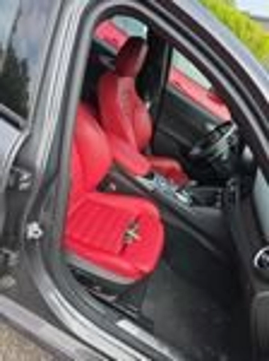 Used 2024 Alfa Romeo Giulia Veloce AWD/4WD image 16