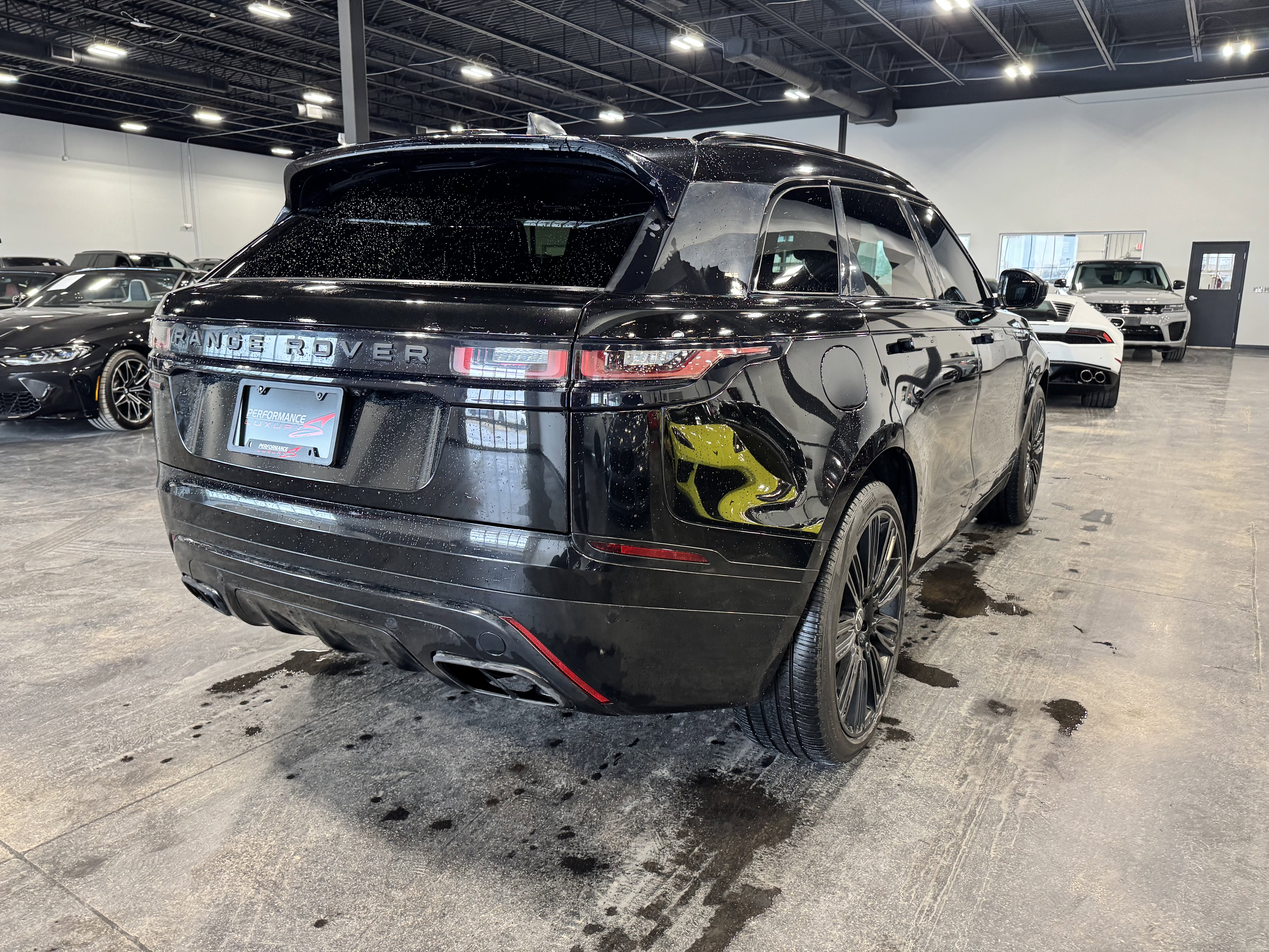 Used 2019 Land Rover Range Rover Velar R-Dynamic SE image 21