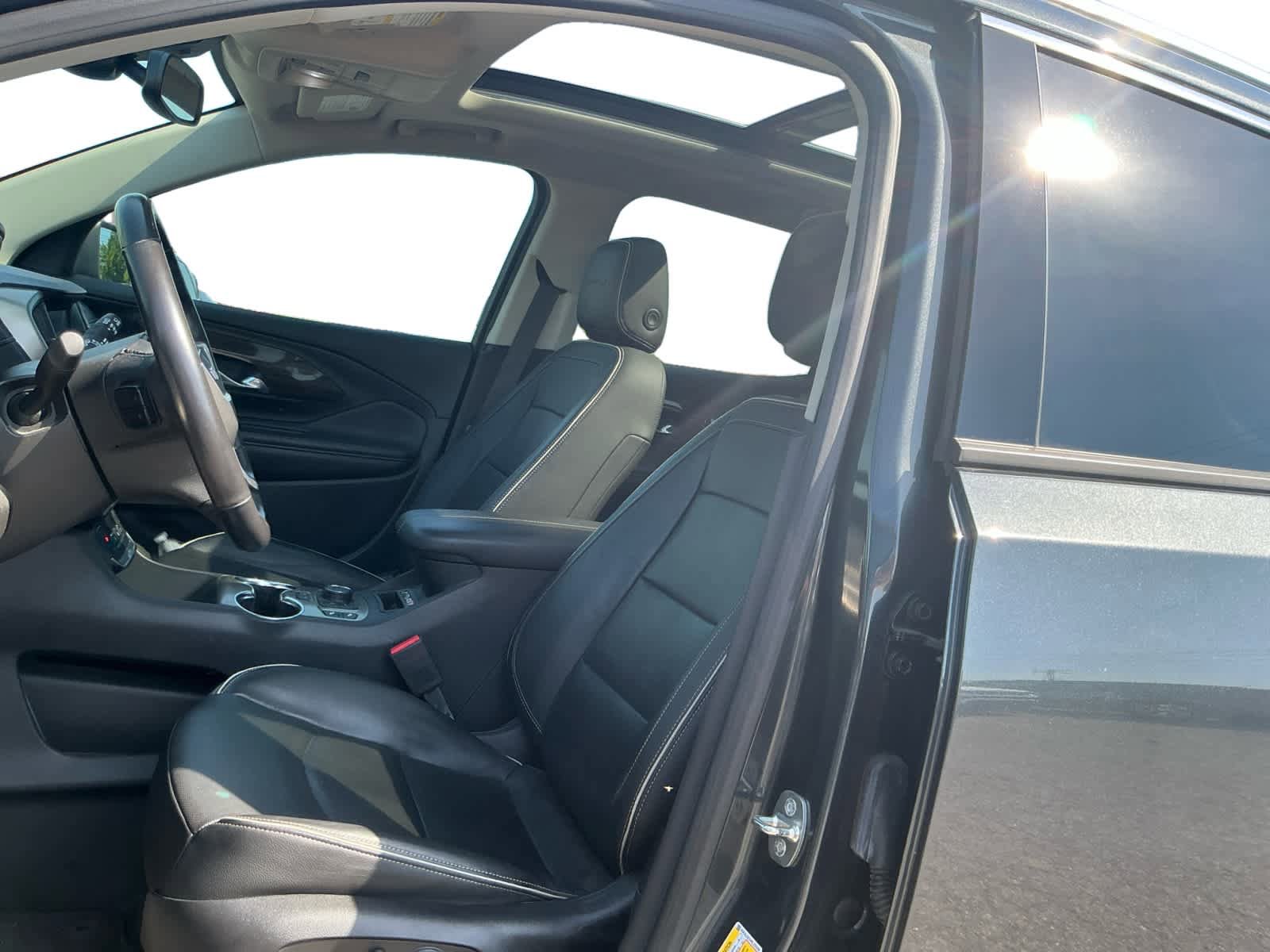 Used 2019 GMC Terrain Denali w/ Advanced Safety Package FWD image 9