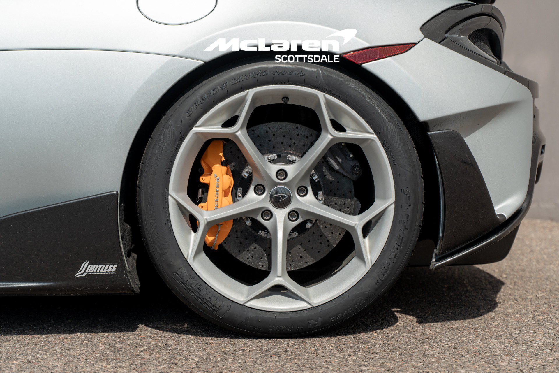 Used 2020 McLaren 600LT Spider RWD image 33