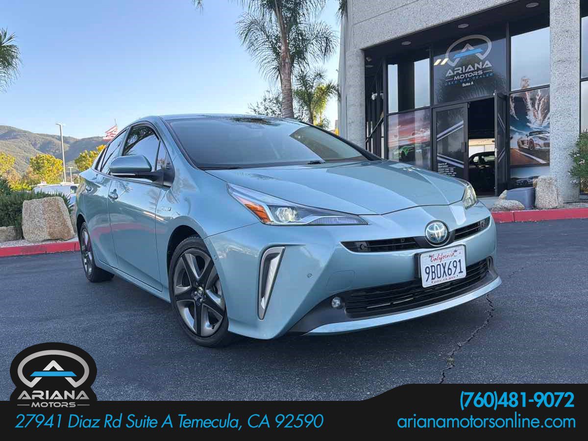 Used 2022 Toyota Prius XLE FWD image 1