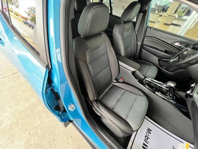 New 2025 Chevrolet Trax LT w/ Sunroof Package image 23