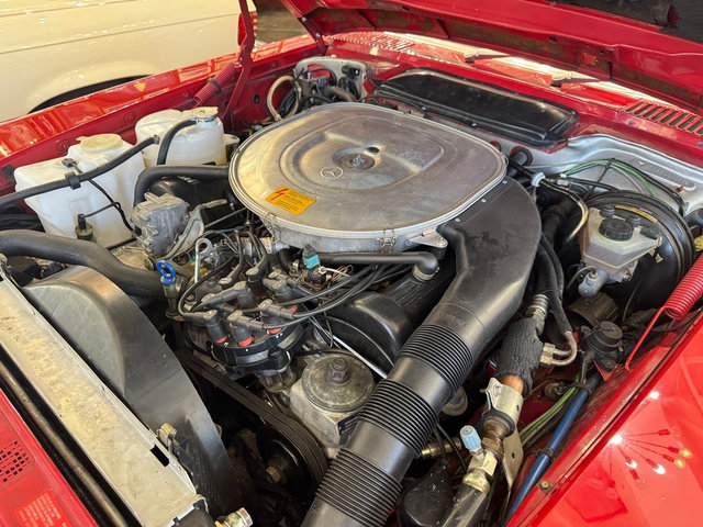 Used 1986 Mercedes-Benz 560 SL image 16