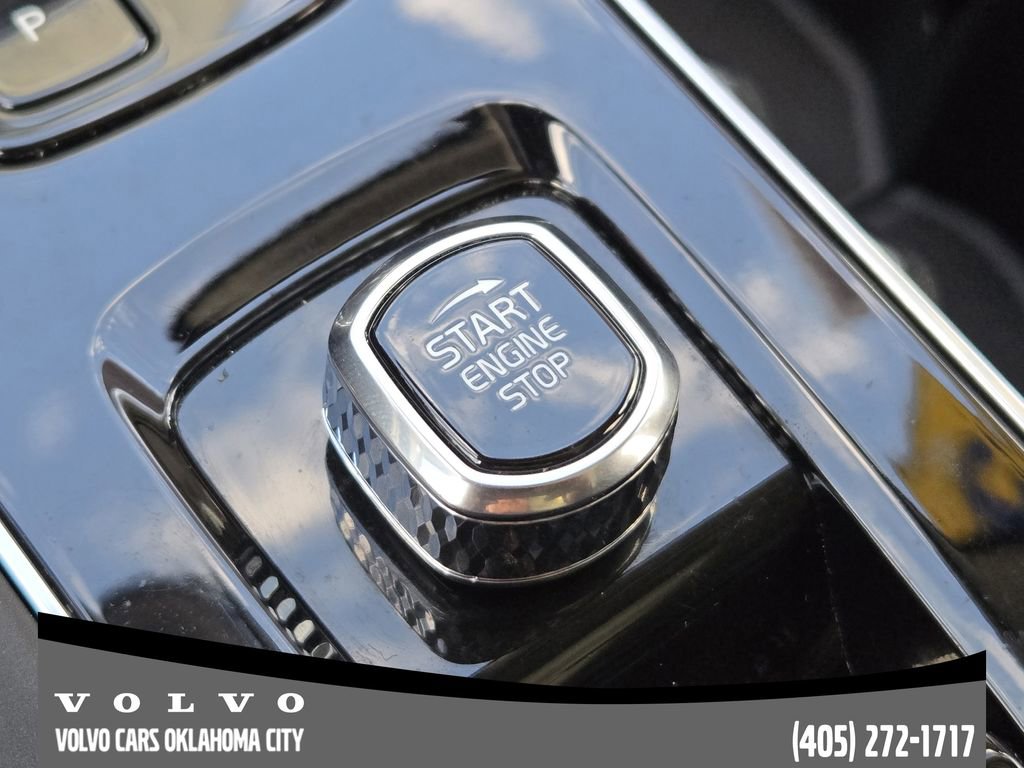 Certified 2025 Volvo XC90 B6 Plus image 20