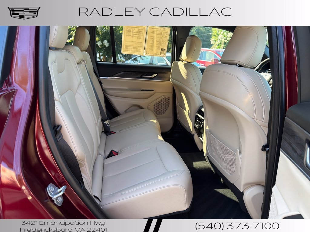 Used 2025 Jeep Grand Cherokee Limited AWD/4WD image 12