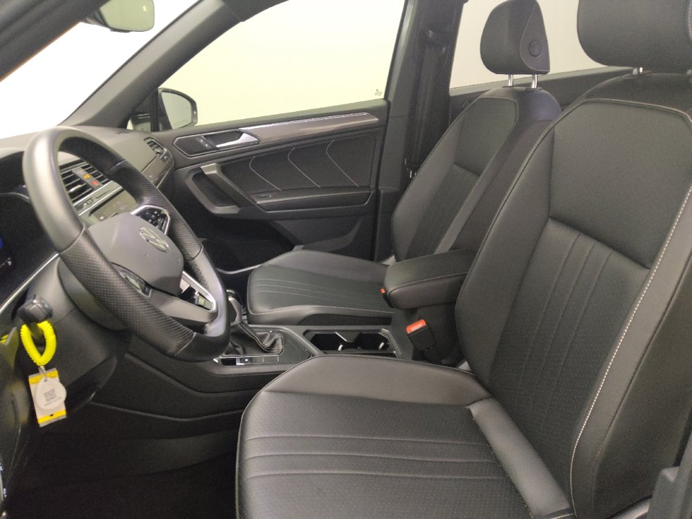 Used 2022 Volkswagen Tiguan SE R-Line FWD image 17