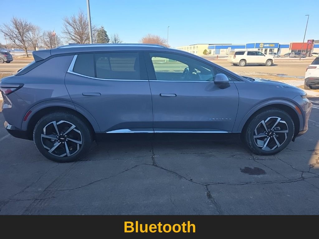 Used 2025 Chevrolet Equinox EV LT w/ Convenience Package image 8