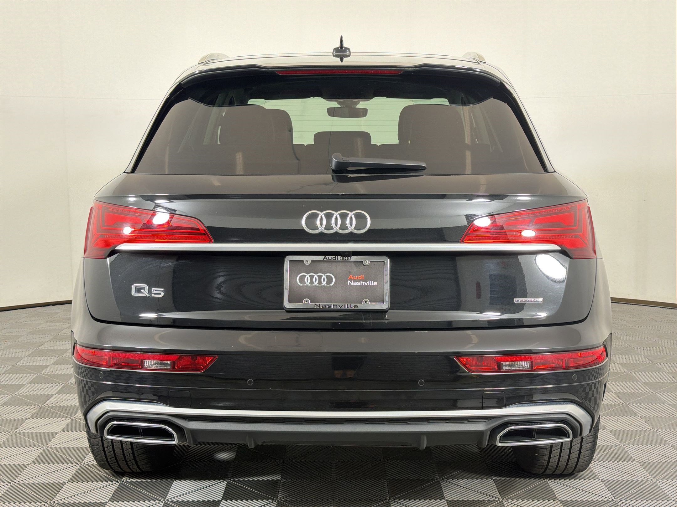 Used 2023 Audi Q5 2.0T Premium Plus w/ Premium Plus Package AWD/4WD image 10