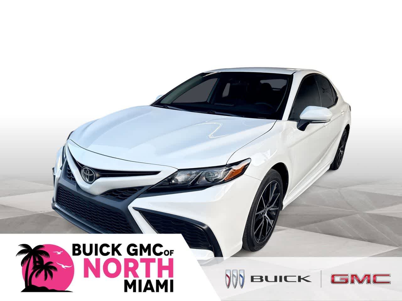 Used 2024 Toyota Camry SE FWD image 1