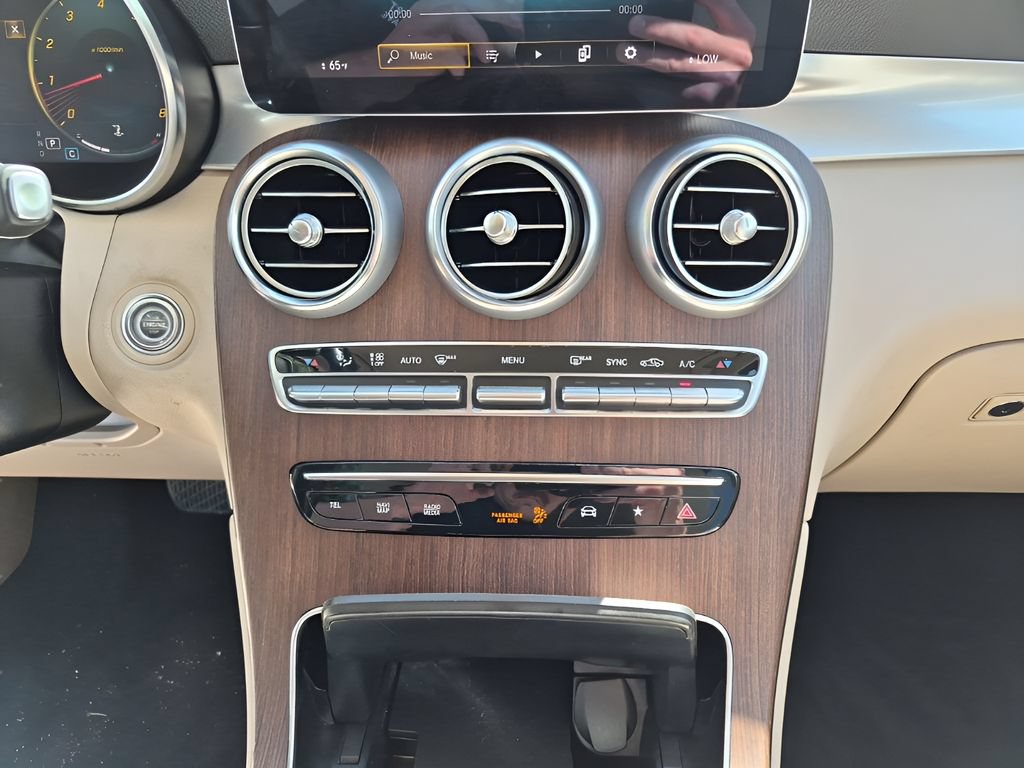 Used 2022 Mercedes-Benz GLC 300 4MATIC w/ Driver Assistance Package image 44
