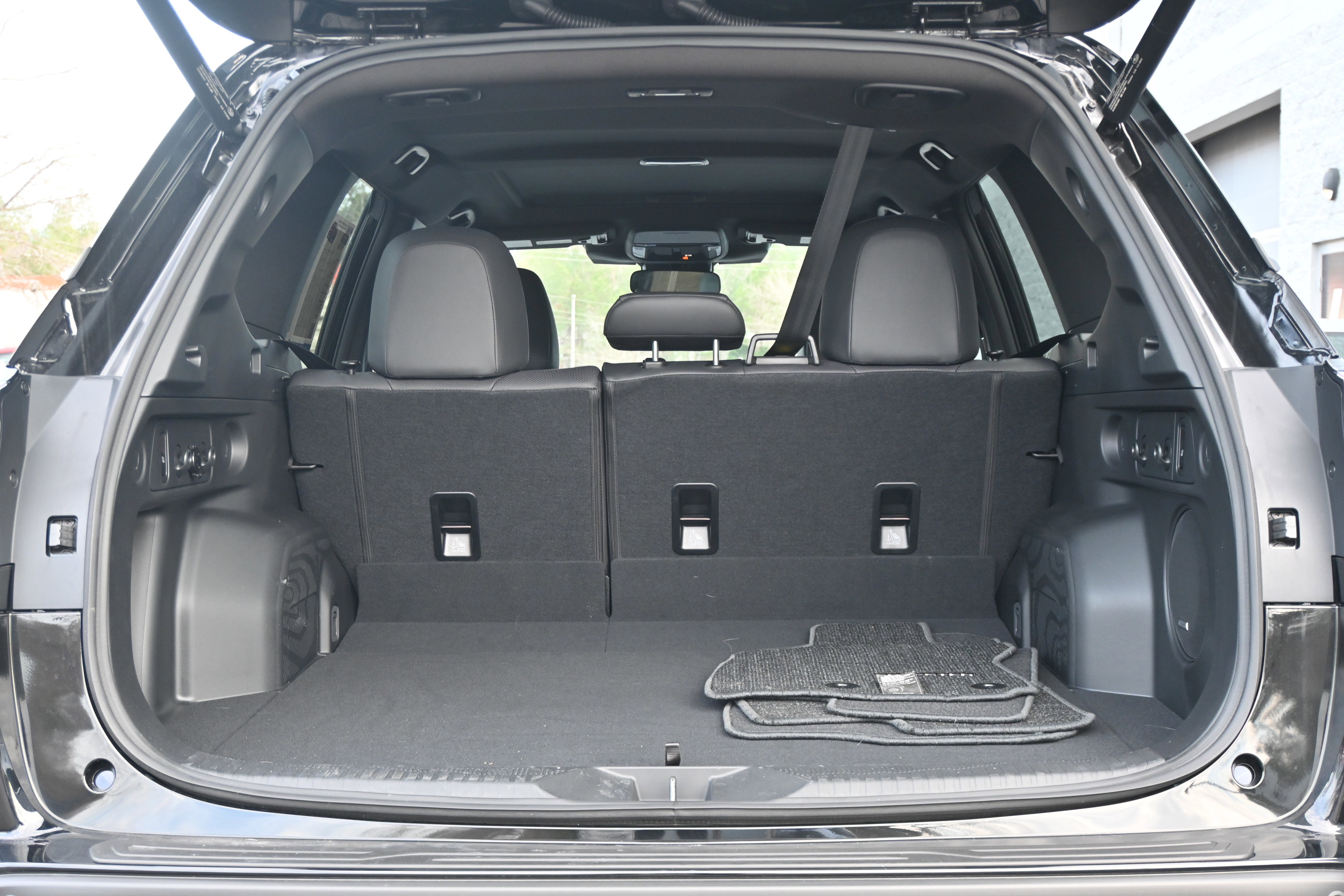 Certified 2025 Subaru Forester Limited image 35