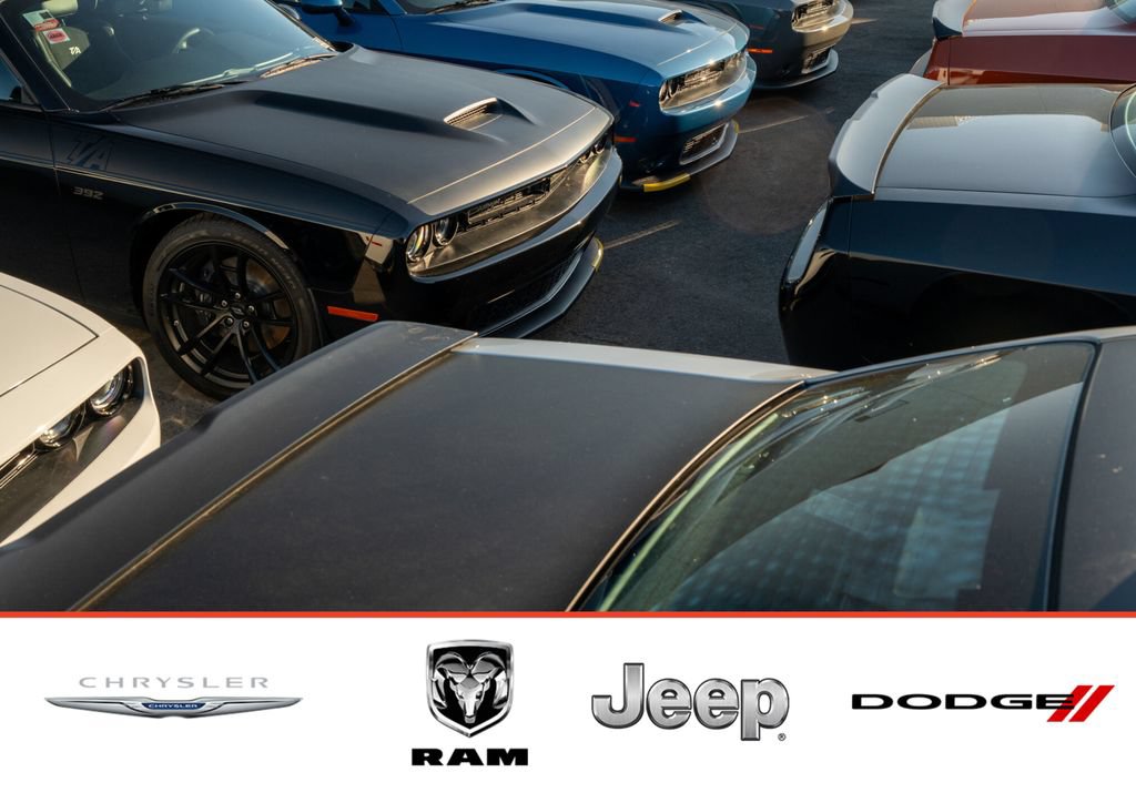Used 2023 Dodge Charger SXT w/ Blacktop Package RWD image 4