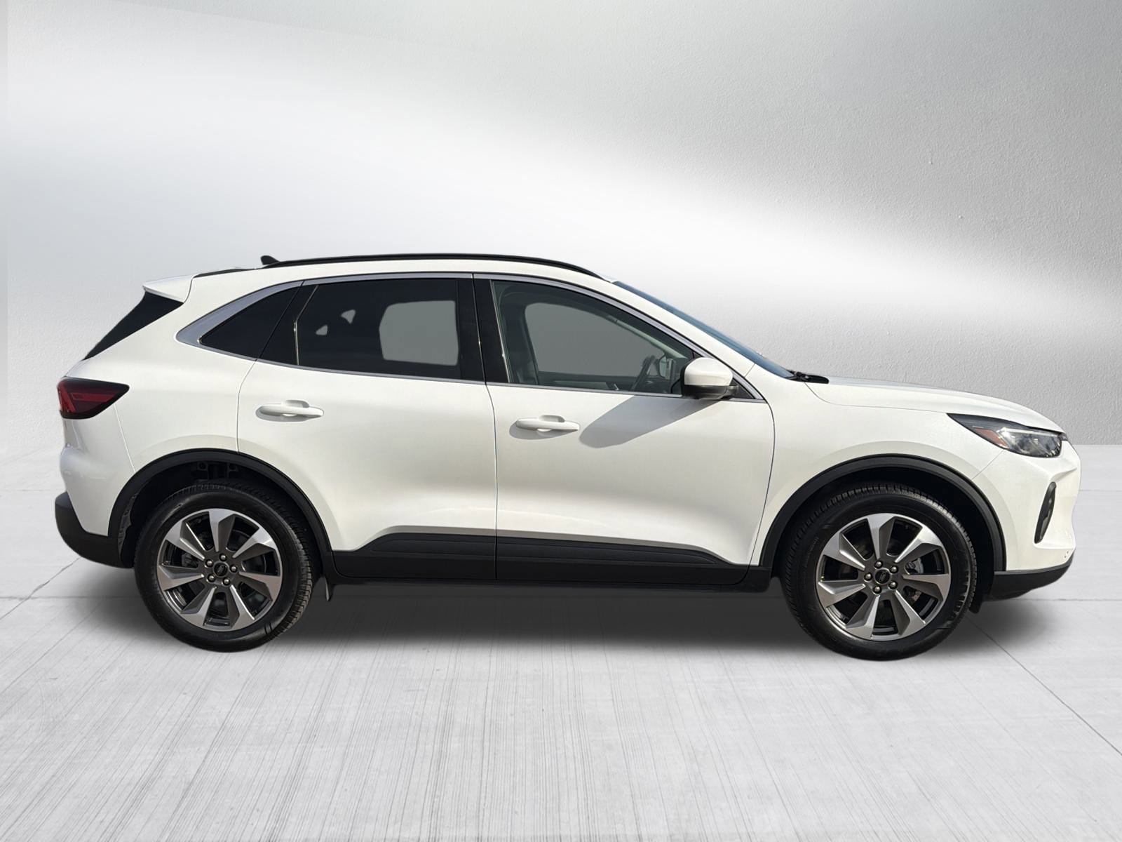 Used 2024 Ford Escape Platinum image 8